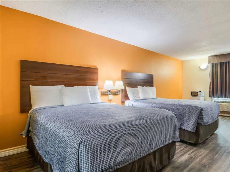 Econo Lodge At Six Flags Austell Extérieur photo