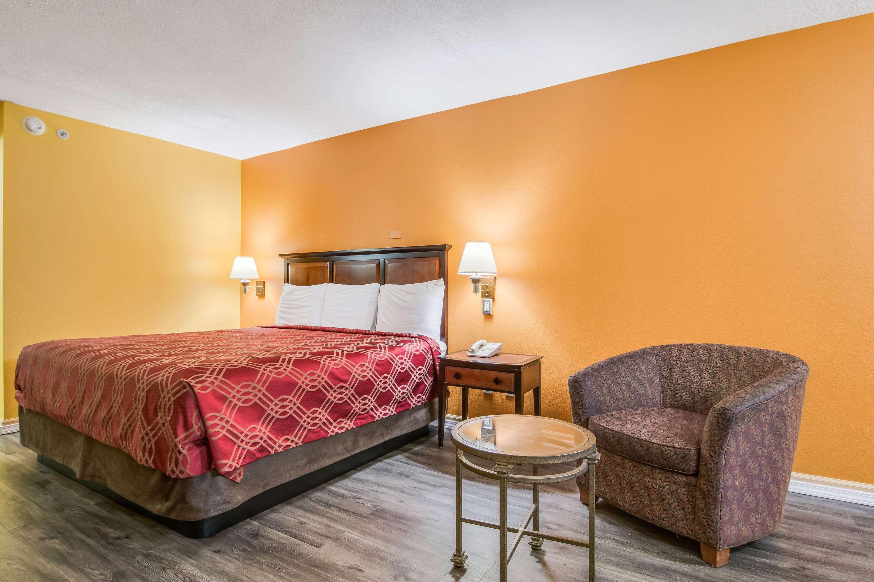Econo Lodge At Six Flags Austell Extérieur photo