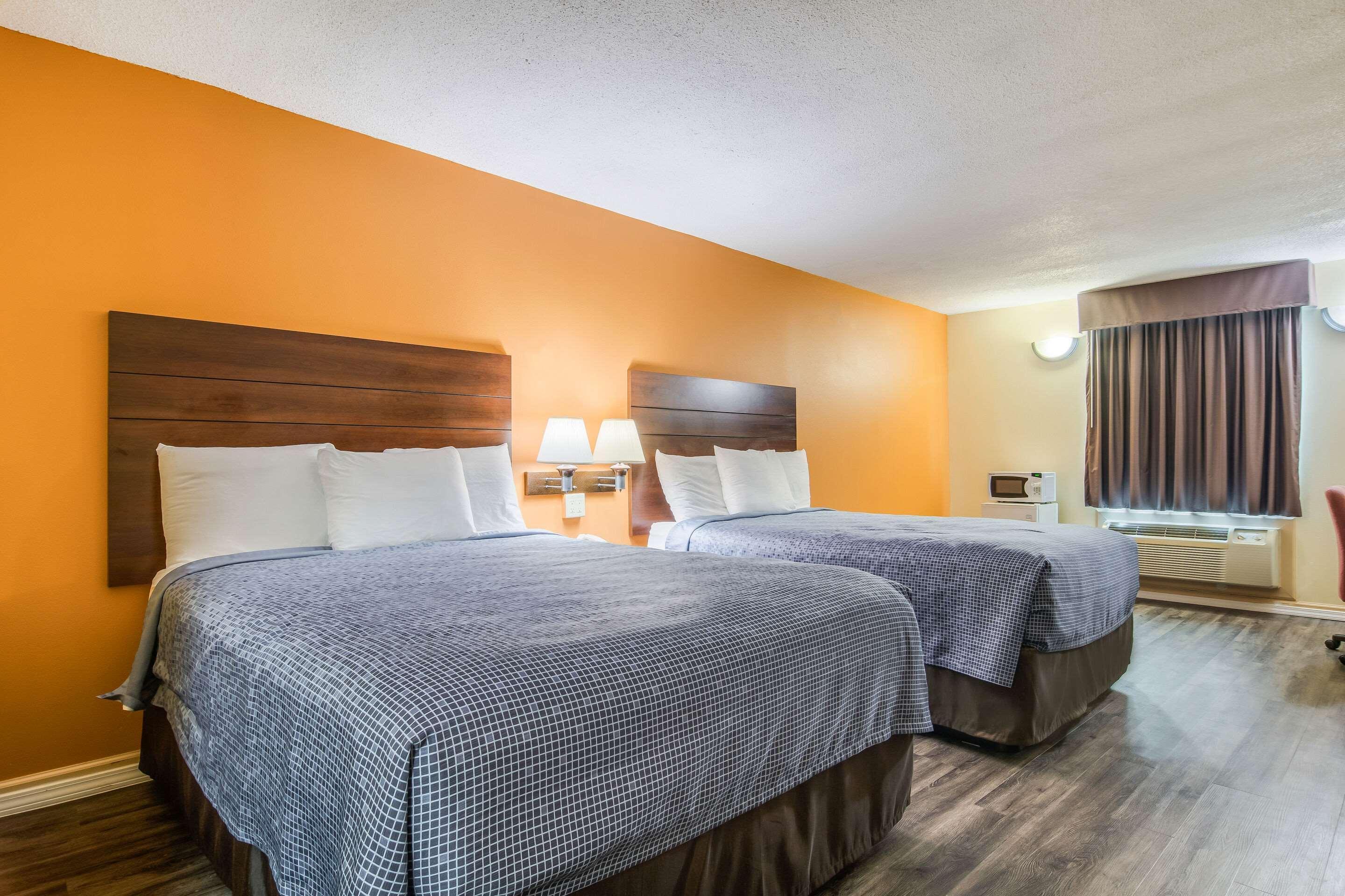 Econo Lodge At Six Flags Austell Extérieur photo