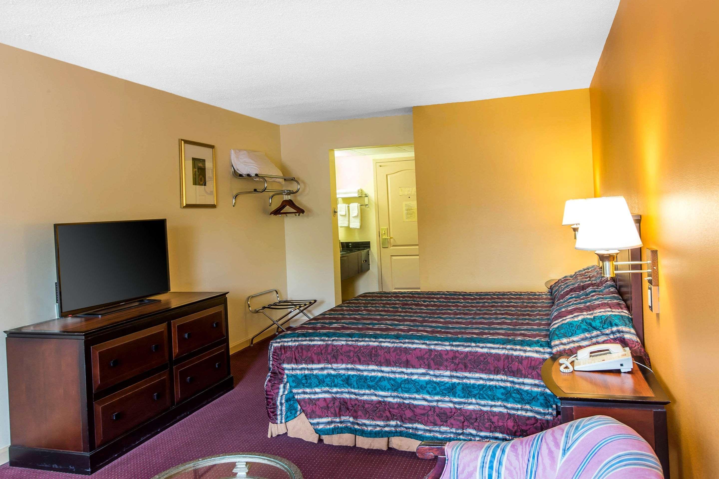 Econo Lodge At Six Flags Austell Extérieur photo